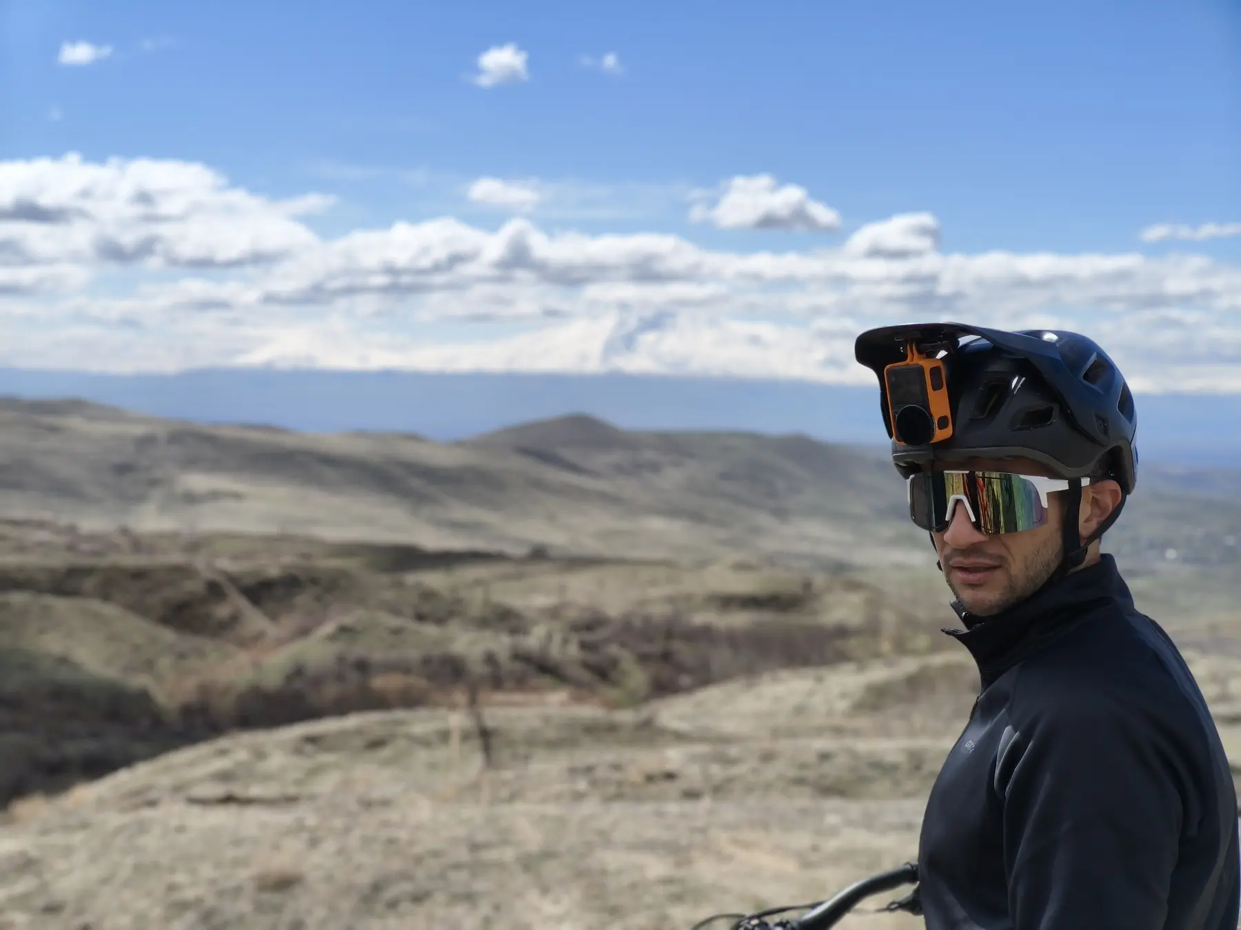 Mountain biker overlooking the Voghjaberd trail network